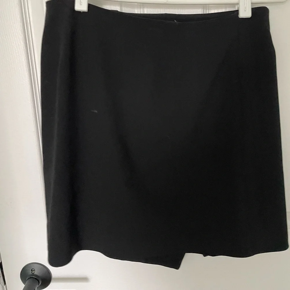 NWT Babaton Skirt Size 10 - Picture 2 of 3